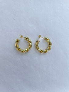 twist hoops